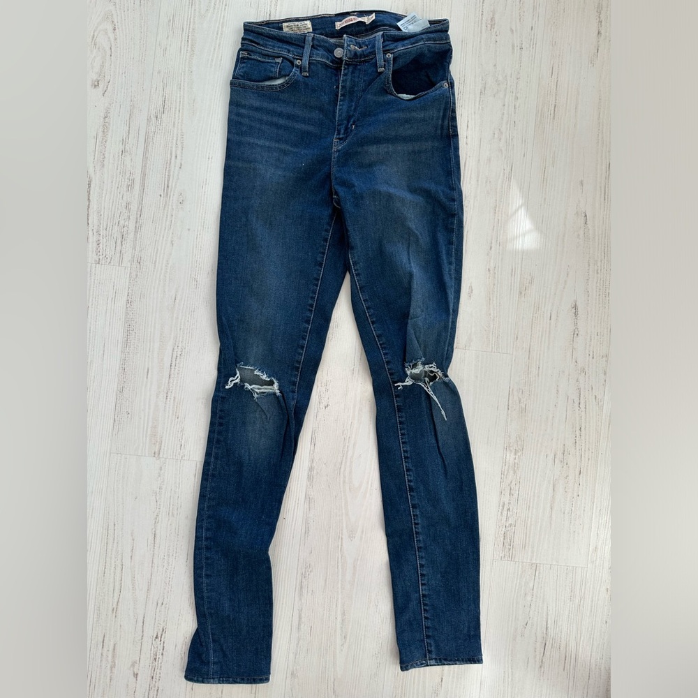 Levis high rise skinny jean